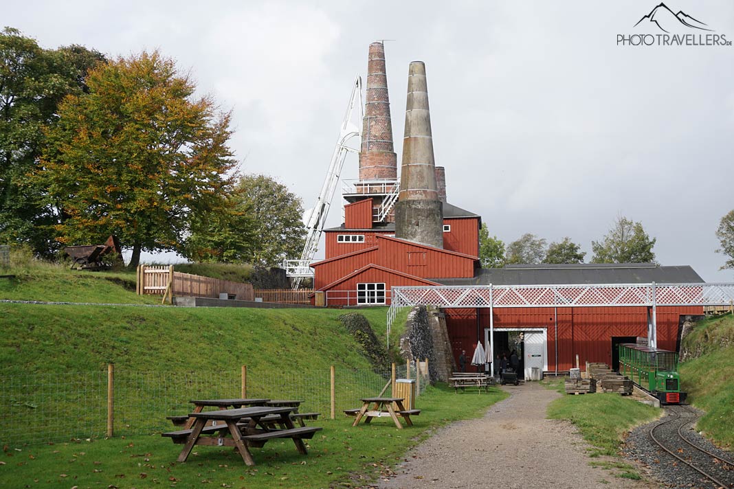 Kalkwerk mit Grubenzug