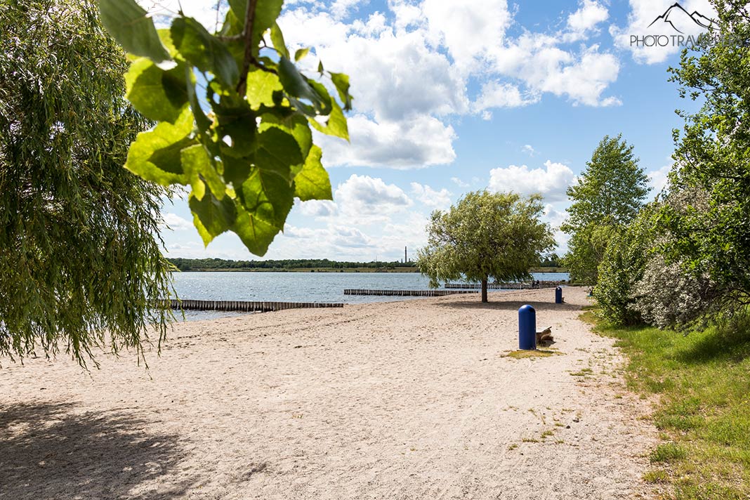 Ein Sandstrand am Markkleeberger See