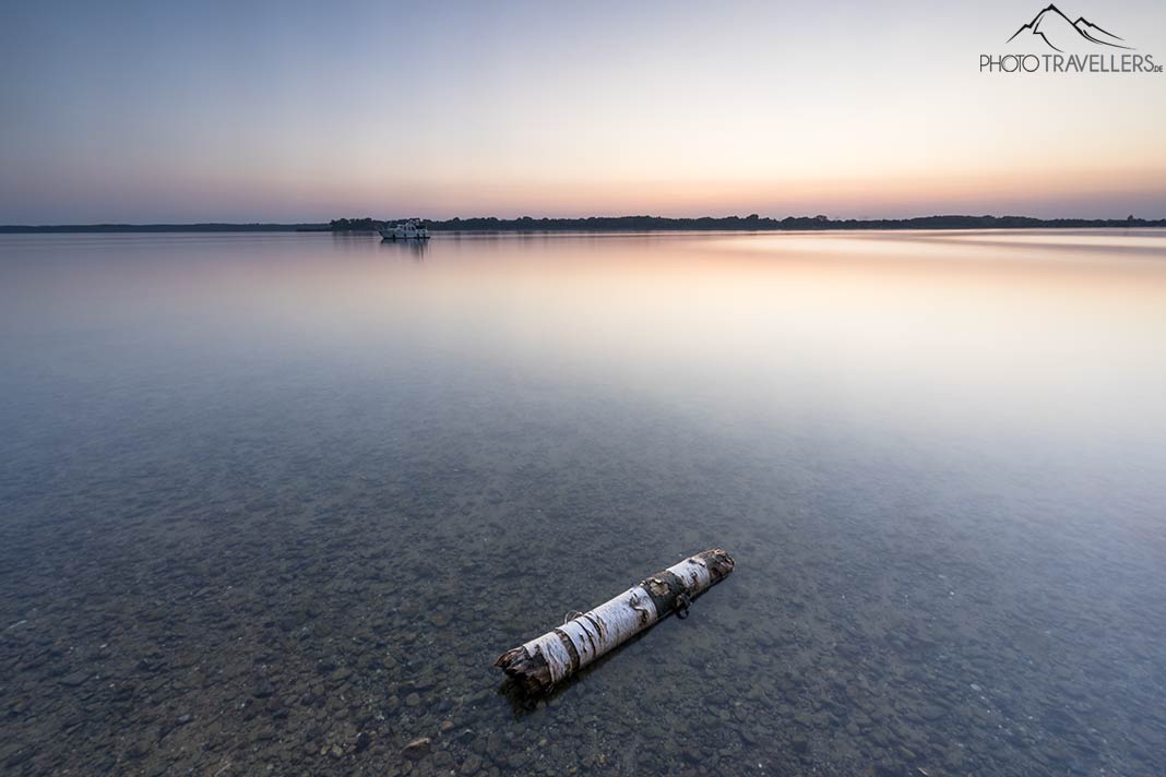 Blick vom Ufer an den Plauener See