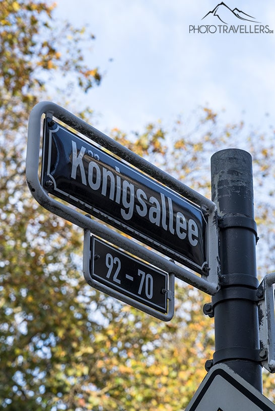 Ein Straßenschild in der Königsallee