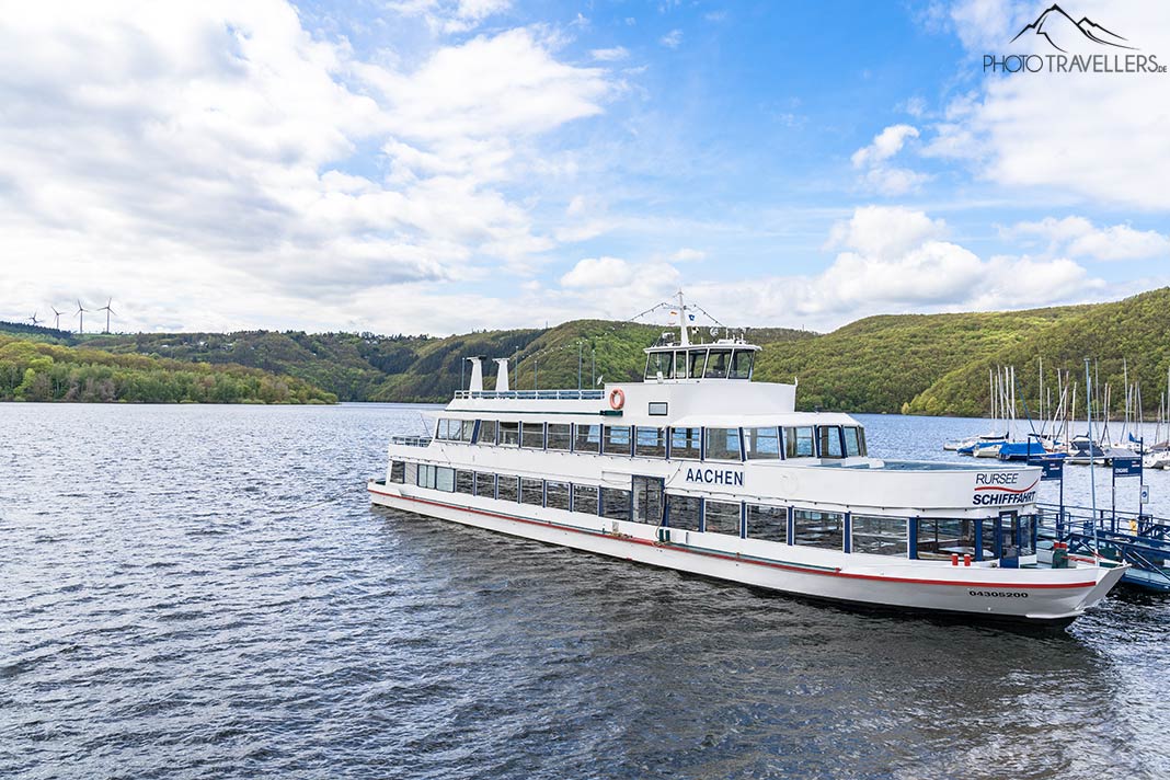 Der Ausflugsdamper Aachen auf dem Rurstausee