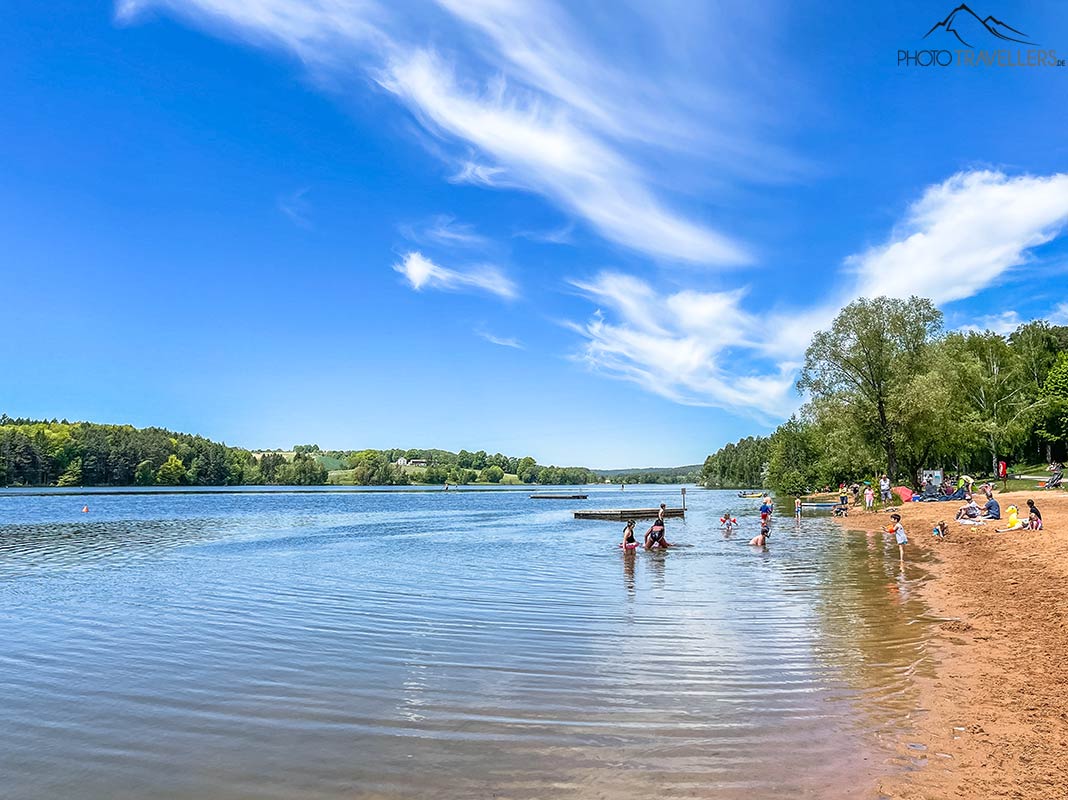 Kinder im Wasser am Igelsbachsee