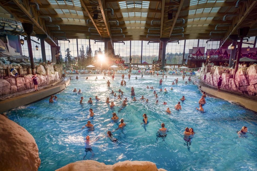 Ein Schwimmbecken im Erlebnisbad Rulantica