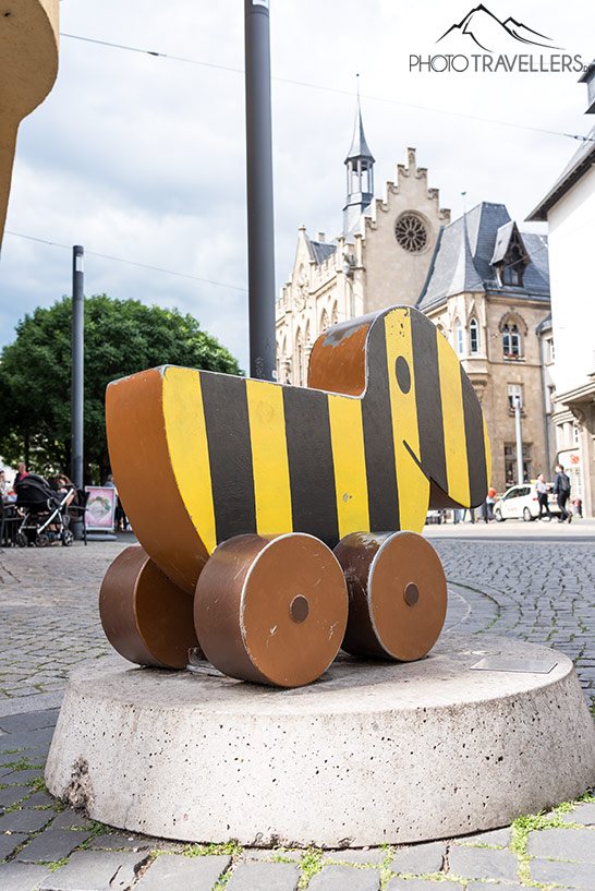 Die Figur der Tiegerente am Fischmarkt in Erfurt