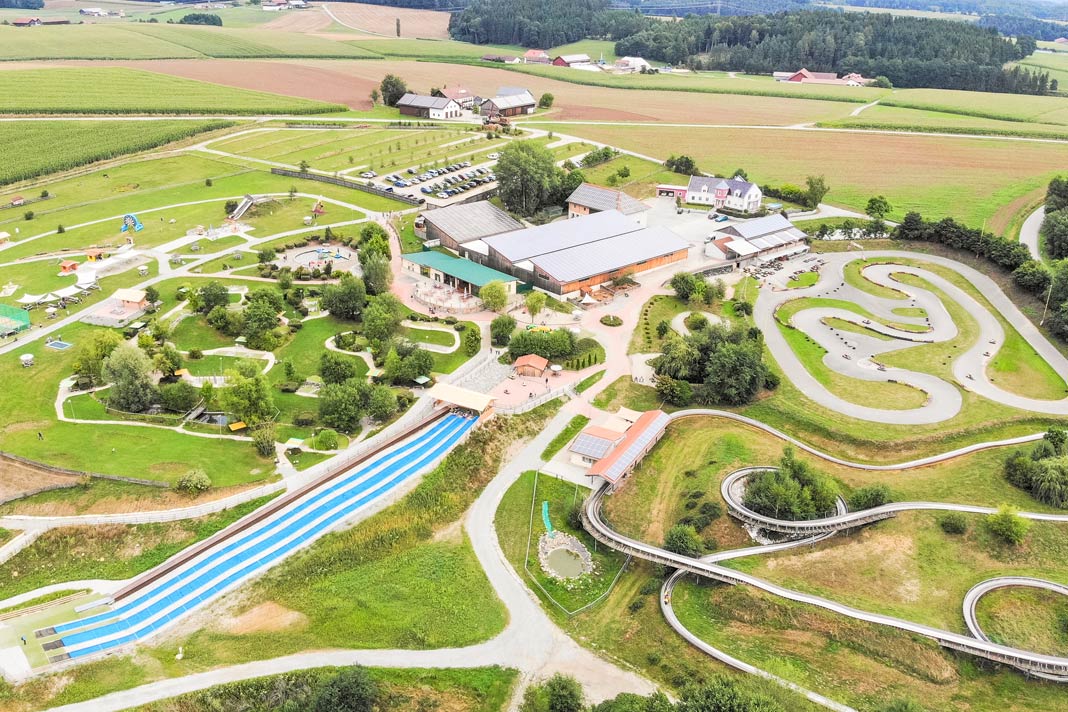 Blick auf den Erlebnispark Voglsam aus der Luft